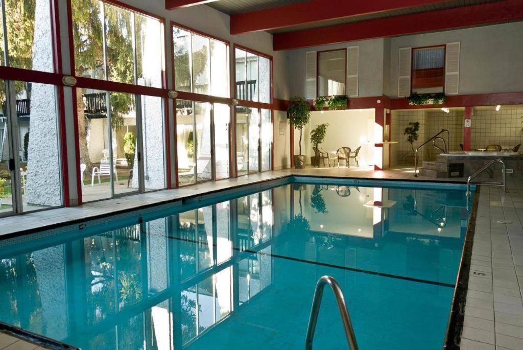 Riviera Village Green Hotel Complex Vernon Kültér fotó